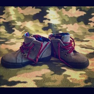 Boys size 9 Cat and Jack Boots